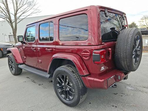 2021 Jeep Wrangler Unlimited Sahara Altitude