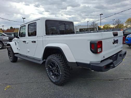2025 Jeep Gladiator Sport