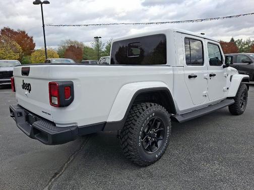 2025 Jeep Gladiator Sport