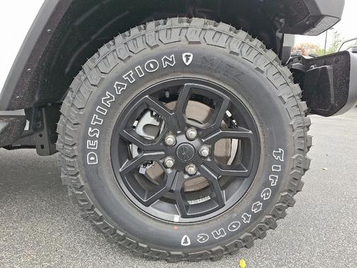 2025 Jeep Gladiator Sport