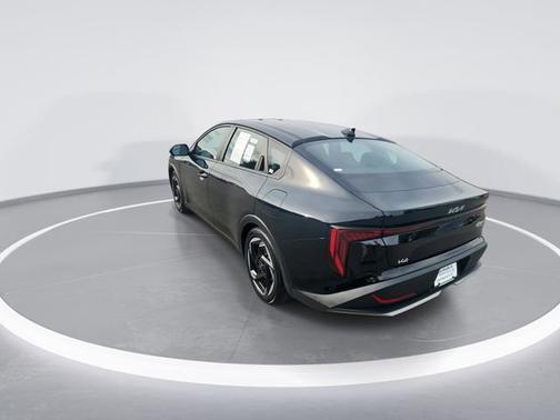 Aurora Black Pearl 2025 Kia K4 EX