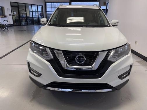 Photo 2 of 26 of 2019 Nissan Rogue SL