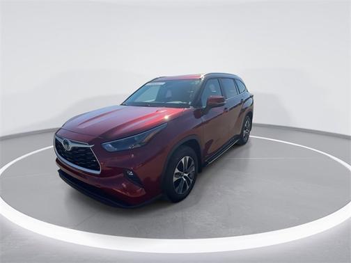 2024 Toyota Highlander Hybrid XLE