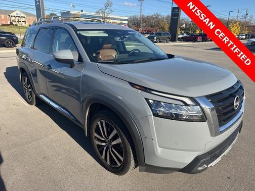 2023 Nissan Pathfinder Platinum