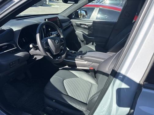 2025 Toyota Highlander XSE