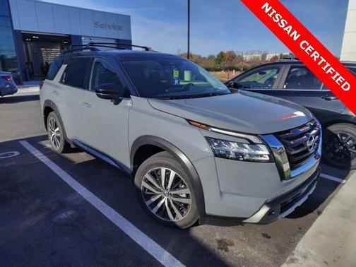 2023 Nissan Pathfinder Platinum