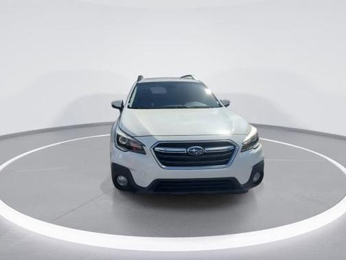Crystal White Pearl 2019 Subaru Outback 2.5i Limited