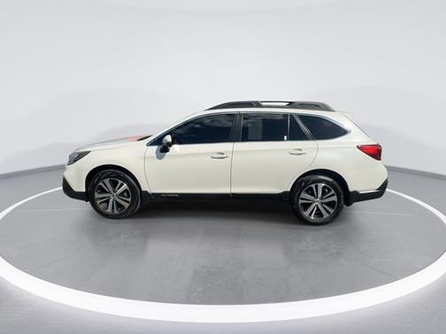 Crystal White Pearl 2019 Subaru Outback 2.5i Limited