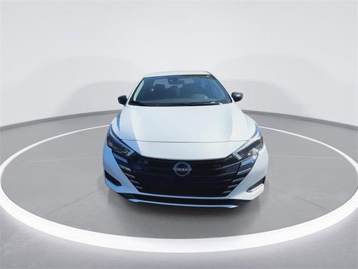 2025 Nissan Versa SR