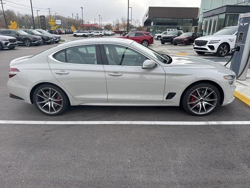 2025 Genesis G70 2.5T
