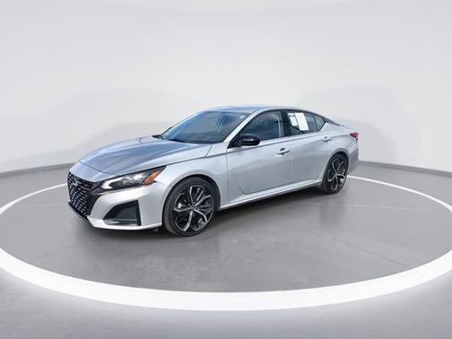 Brilliant Silver Metallic 2024 Nissan Altima 2.5 SR
