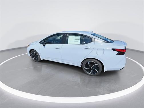 2025 Nissan Versa SR