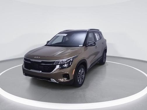 Valais Green/Black Roof 2024 Kia Seltos S