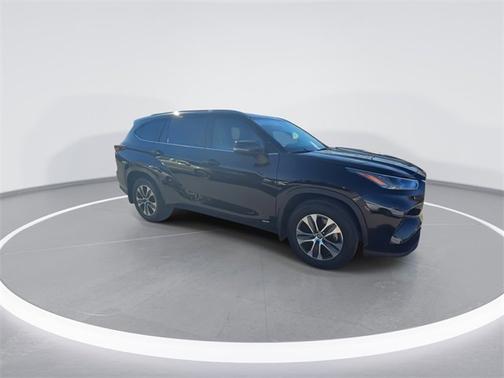 2024 Toyota Highlander Hybrid XLE