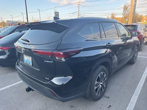 2024 Toyota Highlander Hybrid XLE