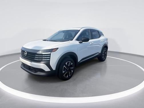 Aspen White Tricoat 2026 Nissan Kicks SV
