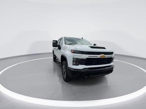 Summit White 2024 Chevrolet Silverado 2500 Custom