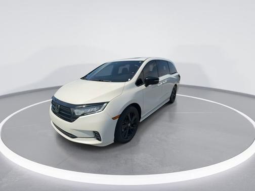 White 2024 Honda Odyssey Sport