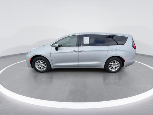 Silver Mist Clearcoat 2022 Chrysler Voyager LX