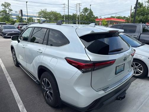 2023 Toyota Highlander Hybrid XLE