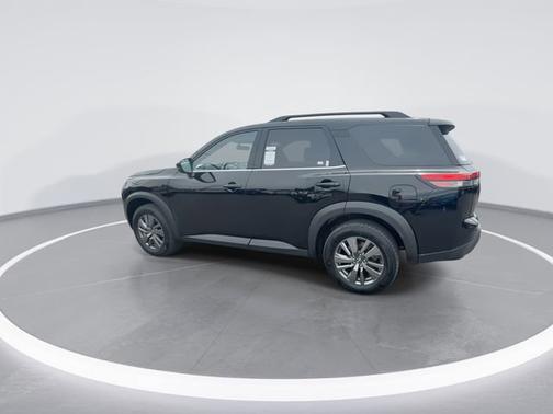Super Black 2025 Nissan Pathfinder SV