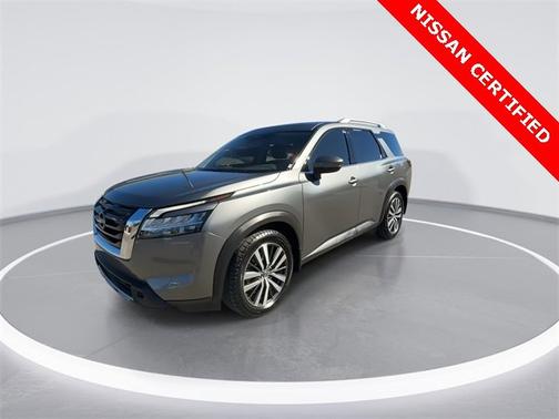 2023 Nissan Pathfinder SL
