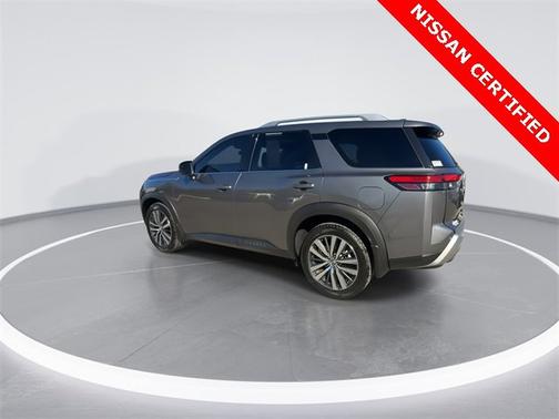 2023 Nissan Pathfinder SL
