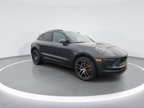 2022 Porsche Macan Base