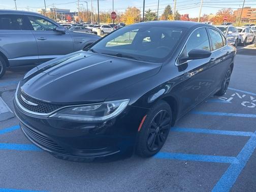 2017 Chrysler 200 Touring