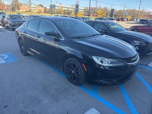 2017 Chrysler 200 Touring