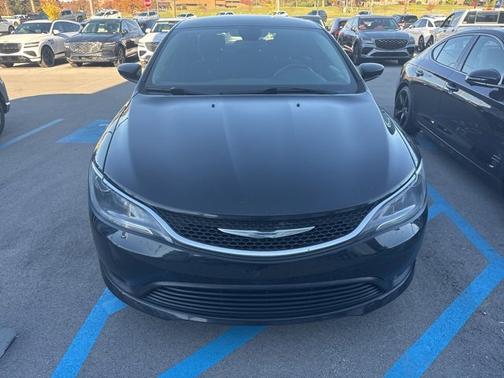 2017 Chrysler 200 Touring