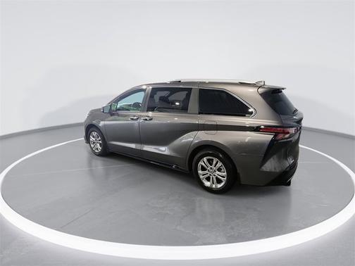 2023 Toyota Sienna Platinum