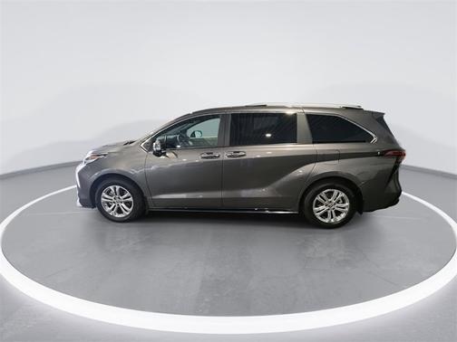 2023 Toyota Sienna Platinum