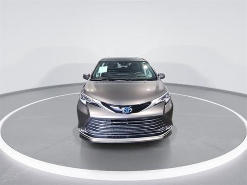 2023 Toyota Sienna Platinum