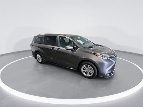 2023 Toyota Sienna Platinum