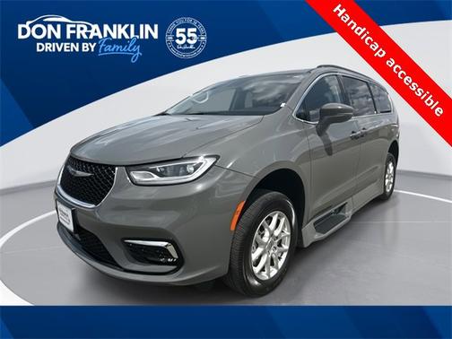 2022 Chrysler Pacifica Touring L