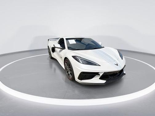 White Pearl Metallic Tricoat 2023 Chevrolet Corvette 3LT