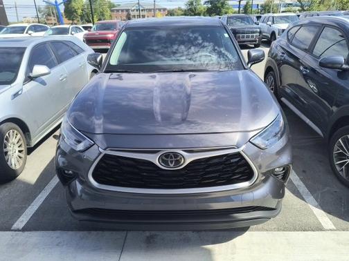 2022 Toyota Highlander LE