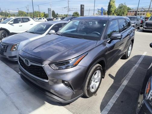 2022 Toyota Highlander LE