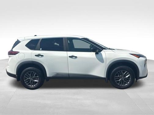 Glacier White 2024 Nissan Rogue S