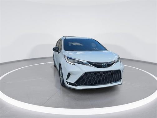 2022 Toyota Sienna XSE