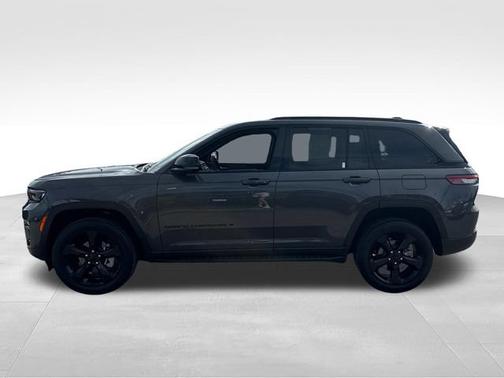 Baltic Gray Metallic Clearcoat 2025 Jeep Grand Cherokee Limited