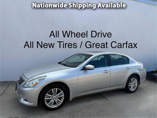 2015 INFINITI Q40 Base