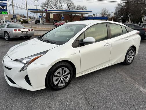 2018 Toyota Prius Three Touring