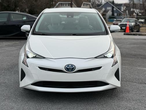 2018 Toyota Prius Three Touring
