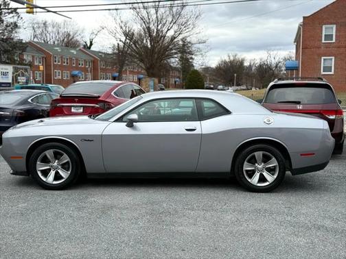 2017 Dodge Challenger SXT