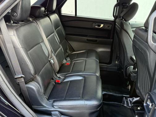 Black 2020 Ford Utility Police Interceptor Base