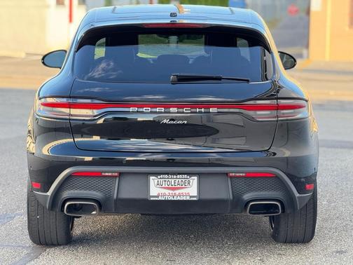 2023 Porsche Macan AWD