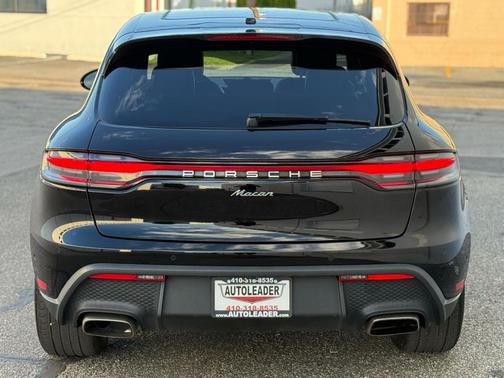 2023 Porsche Macan AWD