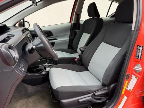 2014 Toyota Prius c Four